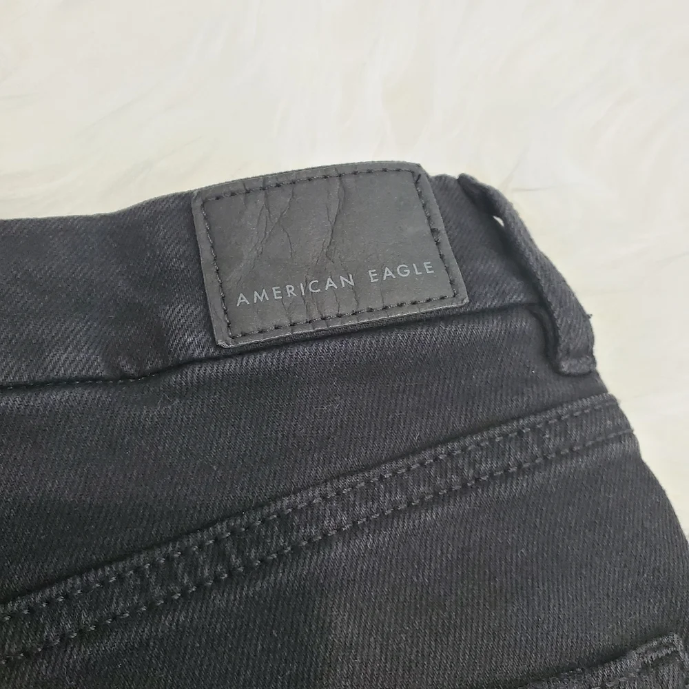 American eagle stretch Distressed denim shorts - Picture 5 of 7